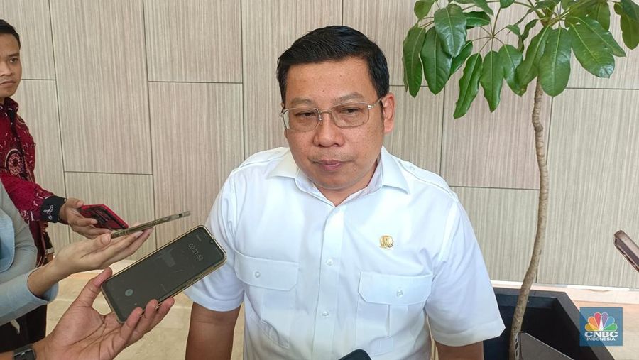 Kepala Badan Pangan Nasional (Bapanas) Arief Prasetyo Adi saat ditemui di kantor Kemenko Pangan, Jakarta, Kamis (11/9/2025). (CNBC Indonesia/Martyasari Rizky)