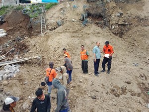 9 KK Dievakuasi Imbas Longsor Talud di Candisari Semarang