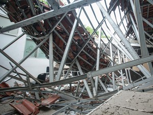 Siswa SMK di Bogor Diimbau Tak Ambil Barang di Ruangan Ambruk karena Bahaya