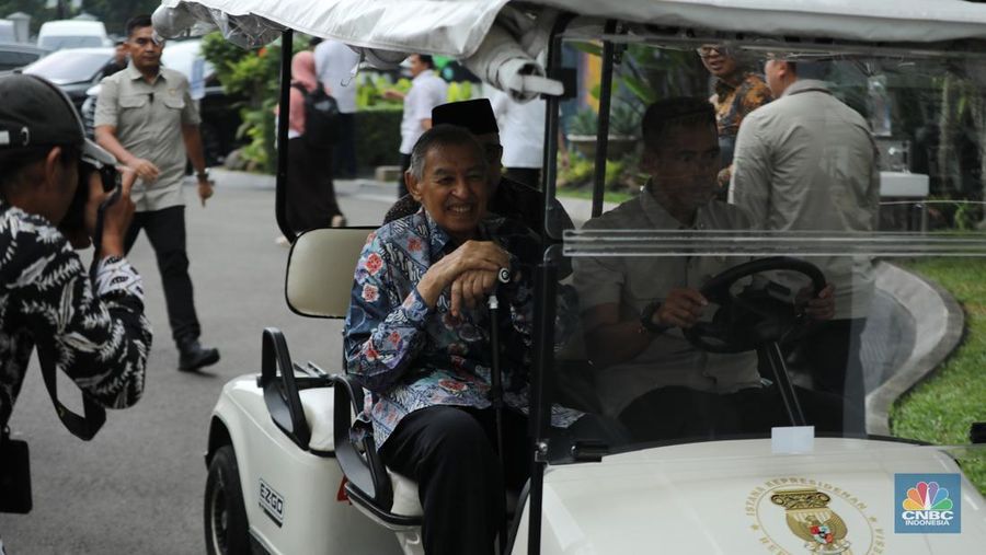 M. Quraish Shihab tiba di Istana Kepresidenan, Jakarta, Kamis (11/9/2025).