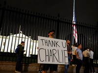 Potret Duka Gedung Putih untuk Charlie Kirk, Tewas Ditembak di Leher