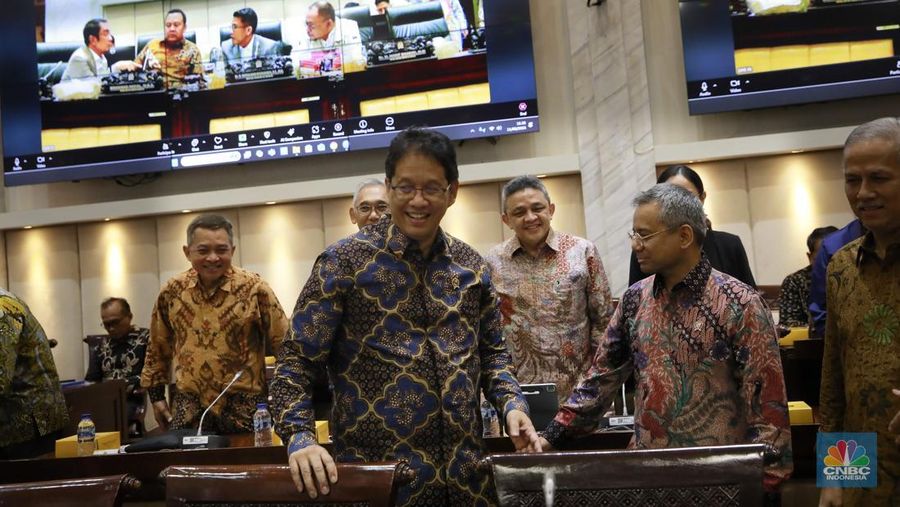 Menteri Keuangan Purbaya Yudhi Sadewa saat menghadiri rapat kerja dengan Komisi XI DPR RI dengan agenda keputusan RKA Tahun 2026 Kementerian Keuangan di Gedung DPR RI, Jakarta, Kamis 11/9/2025). (CNBC Indonesia/Muhammad Sabki)
