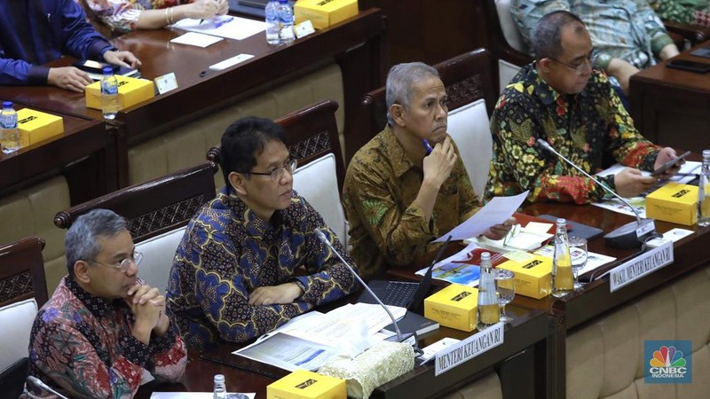 Menteri Keuangan Purbaya Yudhi Sadewa saat menghadiri rapat kerja dengan Komisi XI DPR RI dengan agenda keputusan RKA Tahun 2026 Kementerian Keuangan di Gedung DPR RI, Jakarta, Kamis 11/9/2025). (CNBC Indonesia/Muhammad Sabki)