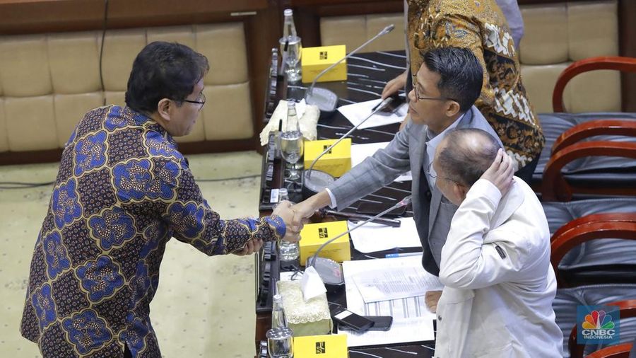 Menteri Keuangan Purbaya Yudhi Sadewa saat menghadiri rapat kerja dengan Komisi XI DPR RI dengan agenda keputusan RKA Tahun 2026 Kementerian Keuangan di Gedung DPR RI, Jakarta, Kamis 11/9/2025). (CNBC Indonesia/Muhammad Sabki)