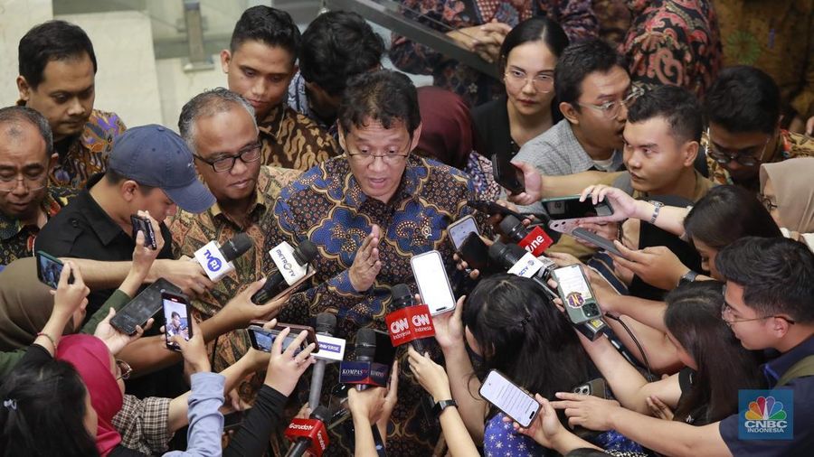 Doorstop Menteri Keuangan Purbaya Yudhi Sadewa usai rapat kerja dengan Komisi XI DPR RI dengan agenda keputusan RKA Tahun 2026 Kementerian Keuangan di Gedung DPR RI, Jakarta, Kamis 11/9/2025). (CNBC Indonesia/Muhammad Sabki)