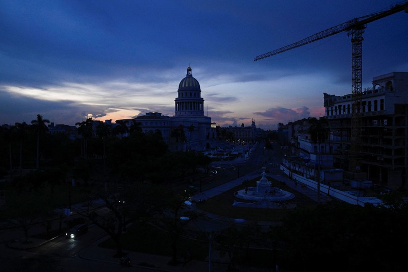 Pemandangan gedung DPR Kuba saat terjadi keruntuhan jaringan listrik nasional, yang keempat dalam waktu kurang dari setahun, yang menyebabkan pemadaman listrik nasional, di Havana, Kuba, 10 September 2025. Pemandangan gedung DPR Kuba saat terjadi keruntuhan jaringan listrik nasional, yang keempat dalam waktu kurang dari setahun, yang menyebabkan pemadaman listrik nasional, di Havana, Kuba, 10 September 2025. (REUTERS/Norlys Perez)