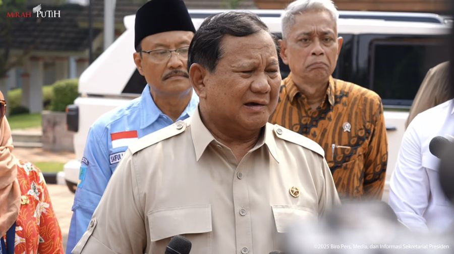 Presiden Prabowo Subianto memberikan keterangan pers Usai Tinjau SRMA 10 Margaguna, Jakarta Selatan, Kamis (11/9/2025). (Tangkapan Layar Youtube/Sekretariat Presiden)
