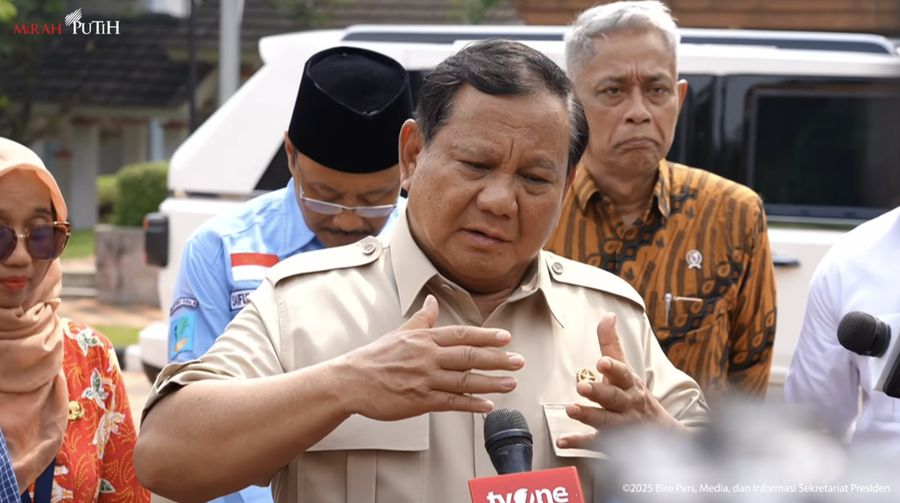 Presiden Prabowo Subianto memberikan keterangan pers Usai Tinjau SRMA 10 Margaguna, Jakarta Selatan, Kamis (11/9/2025). (Tangkapan Layar Youtube/Sekretariat Presiden)