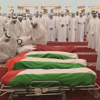 Ditutup Bendera, Potret Jenazah Korban Serangan Udara Israel di Qatar