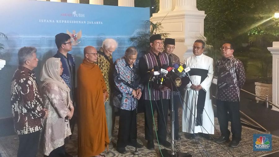 Sejumlah tokoh yang tergabung dalam Gerakan Nurani Bangsa (GNB) di Istana Negara, Jakarta, Kamis (11/9/2025). (CNBC Indonesia/Emir Yanwardhana)
