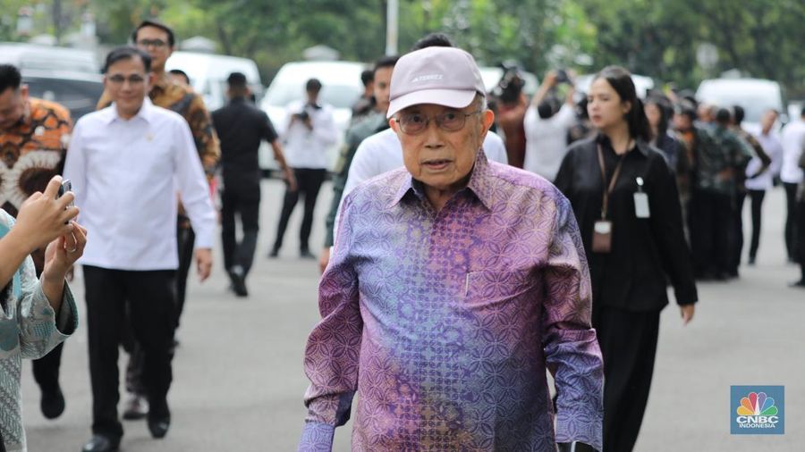 M. Quraish Shihab tiba di Istana Kepresidenan, Jakarta, Kamis (11/9/2025).