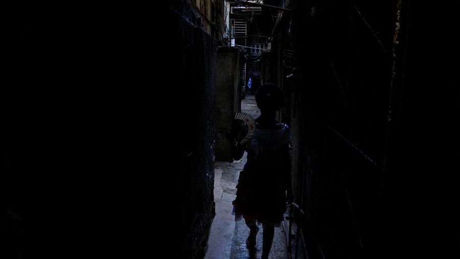 Pemandangan gedung DPR Kuba saat terjadi keruntuhan jaringan listrik nasional, yang keempat dalam waktu kurang dari setahun, yang menyebabkan pemadaman listrik nasional, di Havana, Kuba, 10 September 2025. (REUTERS/Norlys Perez)