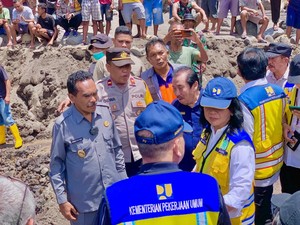Wamen PU dan BNPB Sambangi Lokasi Banjir Bandang Nagekeo NTT