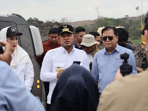 Mobil Dinas Rp 8,5 M Buat Nembus Pelosok Kaltim, Warga: Perbaiki Jalannya!