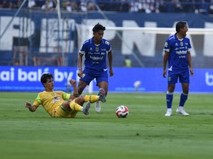 Persib Vs Persebaya Nihil Gol di Babak  Pertama