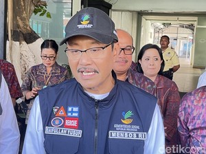 Mensos Sambangi Korban Banjir di Bali, Kucurkan Bantuan Rp 2 Miliar