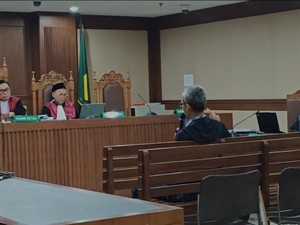 Tangis Terdakwa Korupsi Taspen Rp 1 T Ngaku Tak Niat Mencuri