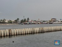 Viral Tanggul Beton Cilincing, Wamen KKP: Ada [Warga] yang Baru Datang