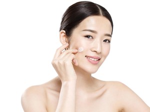 Cara Pakai Cleansing Oil yang Benar untuk Wajah Bersih Maksimal