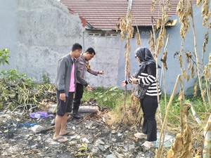Pria Gresik Kaget Temukan Bayi di Pinggir Jalan Saat Lari Pagi