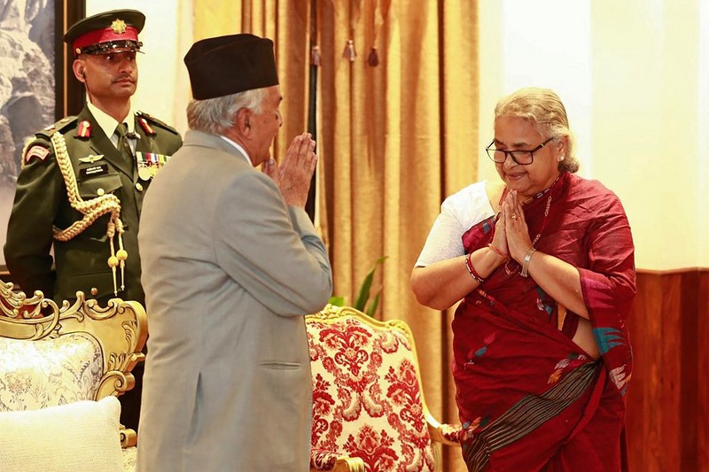 Mantan ketua Mahkamah Agung Nepal, Sushila Karki, diambil sumpahnya untuk memimpin sebagai perdana menteri Nepal, Jumat (12/9/2025). Transisi pergantian kepemimpinan ini dilakukan setelah rangkaian aksi protes yang terjadi untuk menggulingkan pemerintah. Mantan ketua Mahkamah Agung Nepal, Sushila Karki, diambil sumpahnya untuk memimpin sebagai perdana menteri Nepal, Jumat (12/9/2025). Transisi pergantian kepemimpinan ini dilakukan setelah rangkaian aksi protes yang terjadi untuk menggulingkan pemerintah. (Sujan GURUNG / AFP)