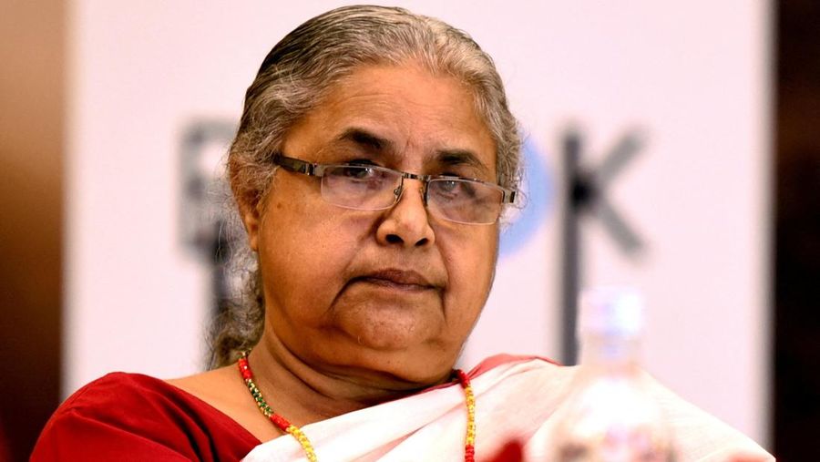 Mantan ketua Mahkamah Agung Nepal, Sushila Karki, diambil sumpahnya untuk memimpin sebagai perdana menteri Nepal, Jumat (12/9/2025). Transisi pergantian kepemimpinan ini dilakukan setelah rangkaian tindakan protes nan terjadi untuk menggulingkan pemerintah. (Sujan GURUNG / AFP)