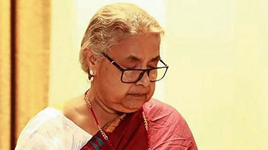 Mantan ketua Mahkamah Agung Nepal, Sushila Karki, diambil sumpahnya untuk memimpin sebagai perdana menteri Nepal, Jumat (12/9/2025). Transisi pergantian kepemimpinan ini dilakukan setelah rangkaian tindakan protes nan terjadi untuk menggulingkan pemerintah. (Sujan GURUNG / AFP)
