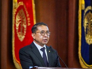 Hadiri Wisuda UI, Fadli Zon Bicara Karakter Budaya Hadapi Tantangan AI