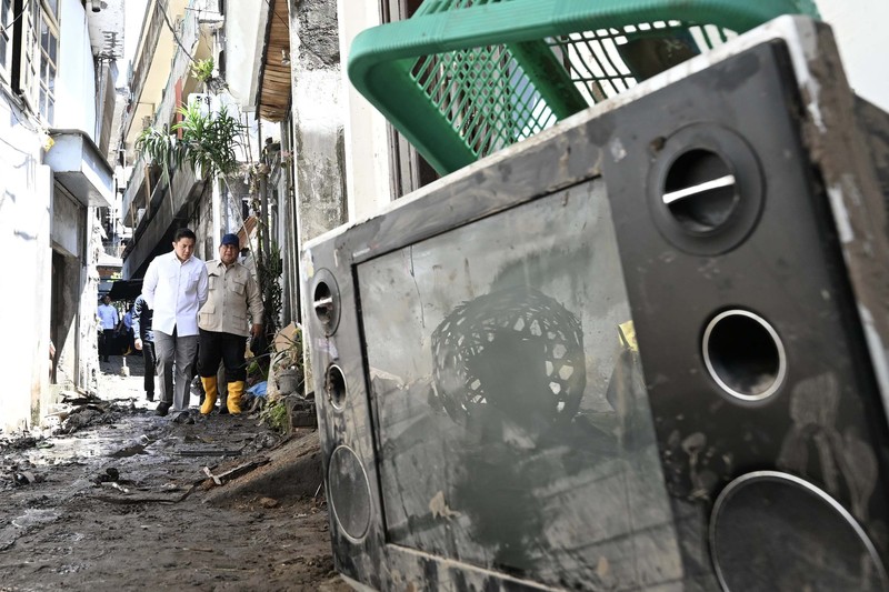 Presiden Prabowo Subianto meninjau lokasi terdampak banjir di kawasan Pasar Kumbasari, Denpasar, Bali, Sabtu (13/9/2025). Presiden Prabowo Subianto meninjau lokasi terdampak banjir di kawasan Pasar Kumbasari, Denpasar, Bali, Sabtu (13/9/2025). (Dok. BPMI)
