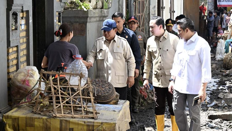 Presiden Prabowo Subianto meninjau lokasi terdampak banjir di kawasan Pasar Kumbasari, Denpasar, Bali, Sabtu (13/9/2025). Presiden Prabowo Subianto meninjau lokasi terdampak banjir di kawasan Pasar Kumbasari, Denpasar, Bali, Sabtu (13/9/2025). (Dok. BPMI)