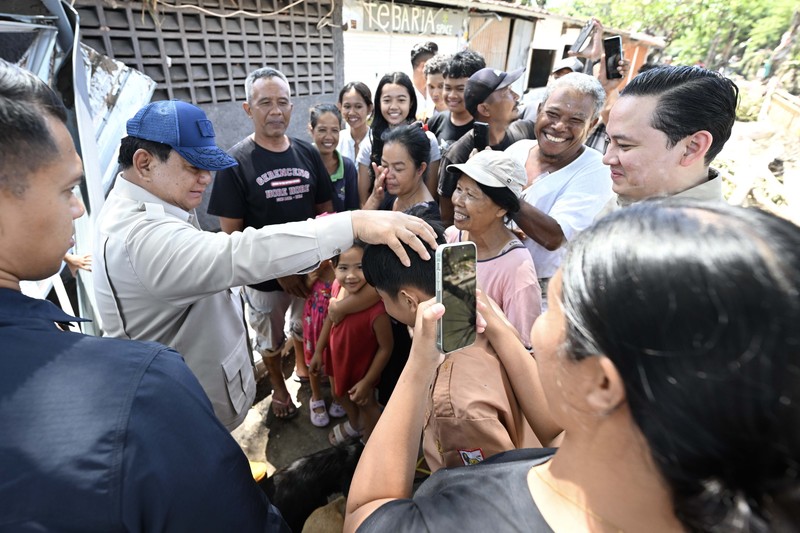 Presiden Prabowo Subianto meninjau lokasi terdampak banjir di kawasan Pasar Kumbasari, Denpasar, Bali, Sabtu (13/9/2025). Presiden Prabowo Subianto meninjau lokasi terdampak banjir di kawasan Pasar Kumbasari, Denpasar, Bali, Sabtu (13/9/2025). (Dok. BPMI)