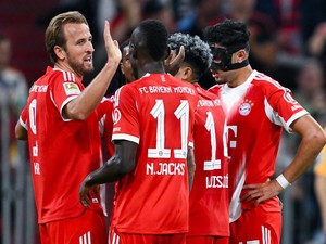 Bayern Munich Vs Hamburger SV: Die Roten Pesta 5-0