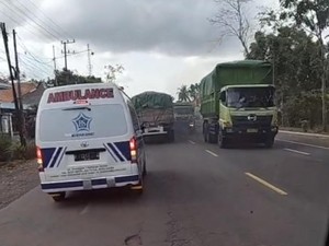 RSBS Jember Kirim Ambulans ke Probolinggo Jemput Korban Bus Tabrak Rumah
