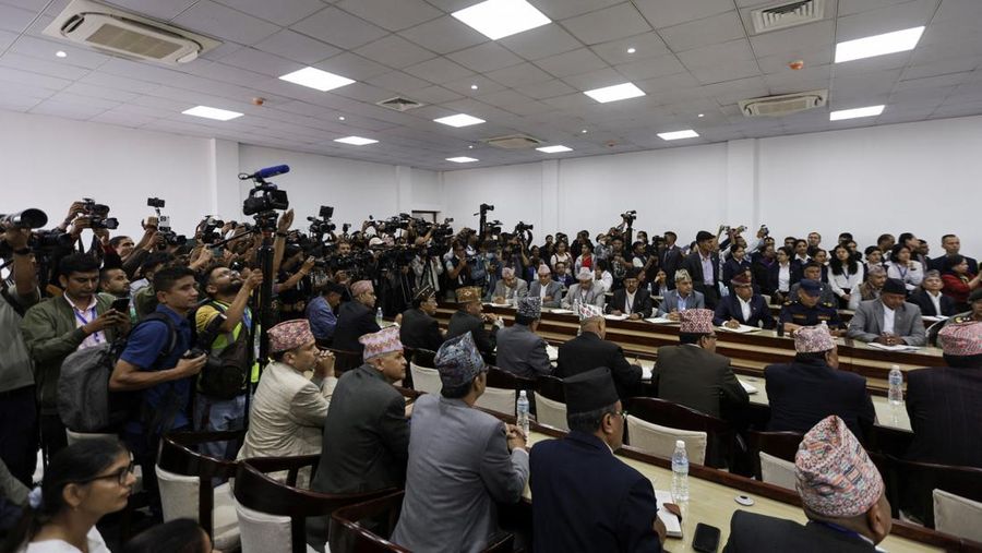 Perdana Menteri baru Nepal, Sushila Karki, menyampaikan pernyataan publik perdana usai dilantik, Minggu (14/9/2025). (Navesh Chitrakar/Navesh Chitrakar)