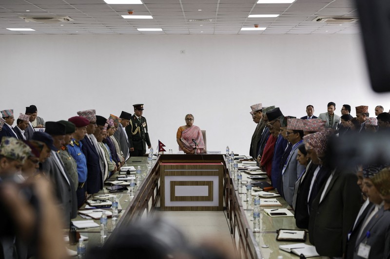 Perdana Menteri baru Nepal, Sushila Karki, menyampaikan pernyataan publik perdana usai dilantik, Minggu (14/9/2025). (Navesh Chitrakar/Navesh Chitrakar)