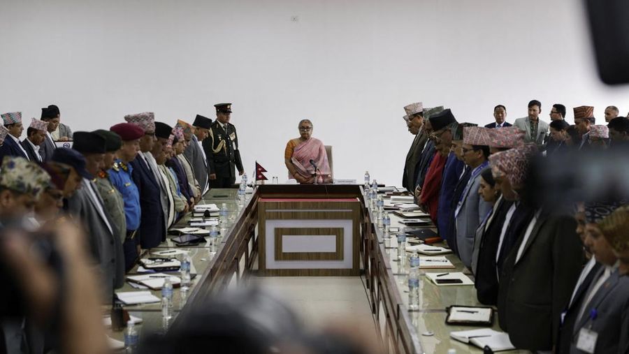 Perdana Menteri baru Nepal, Sushila Karki, menyampaikan pernyataan publik perdana usai dilantik, Minggu (14/9/2025). (Navesh Chitrakar/Navesh Chitrakar)