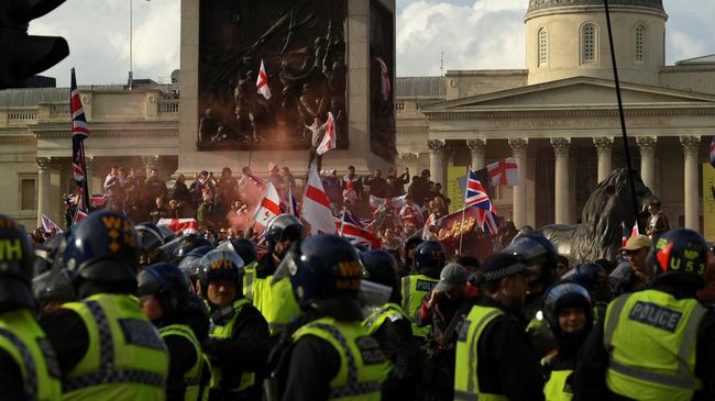 Foto-Foto Demo Raksasa di London, 100.000 Orang Turun ke Jalan
