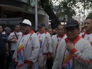Video: Momen Pram-Doel Jalan Santai Bareng Puluhan Ribu Warga di Jaksel