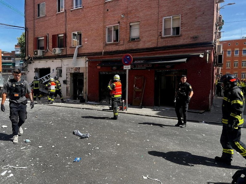 Sebanyak 25 orang terluka, tiga di antaranya luka berat, akibat ledakan di sebuah kafe di Madrid, Spanyol, Sabtu (13/9/2025). Sebanyak 25 orang terluka, tiga di antaranya luka berat, akibat ledakan di sebuah kafe di Madrid, Spanyol, Sabtu (13/9/2025). (via REUTERS TV/Madrid Emergency Services)