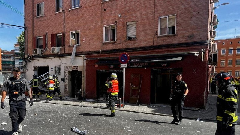 Sebanyak 25 orang terluka, tiga di antaranya luka berat, akibat ledakan di sebuah kafe di Madrid, Spanyol, Sabtu (13/9/2025). (via REUTERS TV/Madrid Emergency Services)