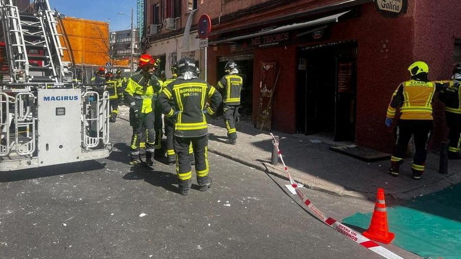 Sebanyak 25 orang terluka, tiga di antaranya luka berat, akibat ledakan di sebuah kafe di Madrid, Spanyol, Sabtu (13/9/2025). (via REUTERS TV/Madrid Emergency Services)