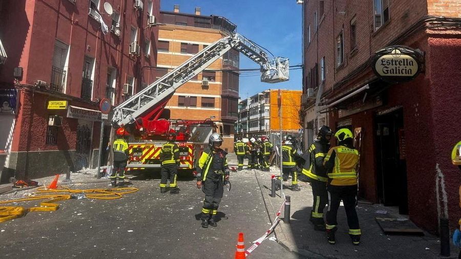 Sebanyak 25 orang terluka, tiga di antaranya luka berat, akibat ledakan di sebuah kafe di Madrid, Spanyol, Sabtu (13/9/2025). Sebanyak 25 orang terluka, tiga di antaranya luka berat, akibat ledakan di sebuah kafe di Madrid, Spanyol, Sabtu (13/9/2025). (via REUTERS TV/Madrid Emergency Services)