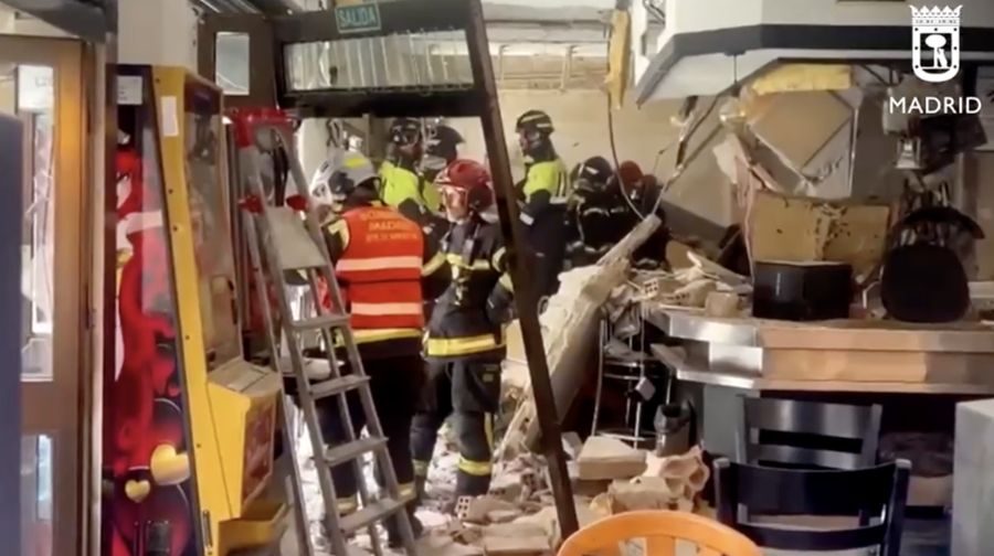 Sebanyak 25 orang terluka, tiga di antaranya luka berat, akibat ledakan di sebuah kafe di Madrid, Spanyol, Sabtu (13/9/2025). (via REUTERS TV/Madrid Emergency Services)