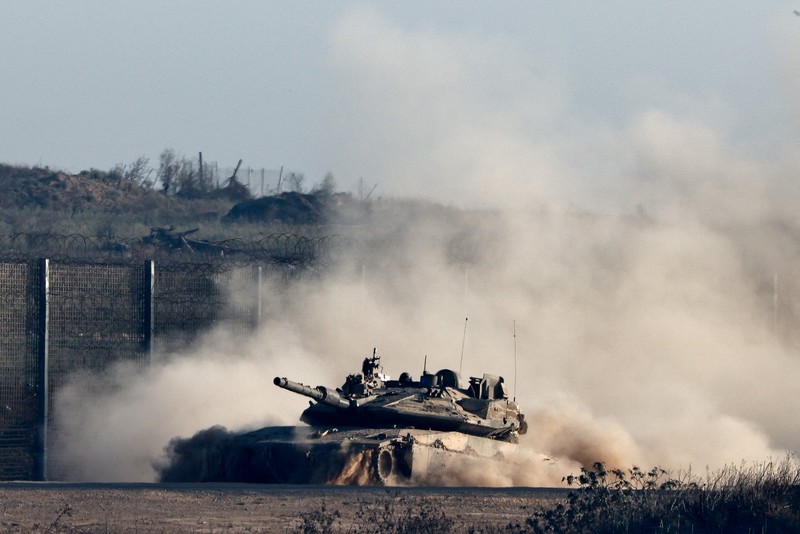 Asap mengepul setelah ledakan di Gaza, terlihat dari Israel, 14 September 2025. Asap mengepul setelah ledakan di Gaza, terlihat dari Israel, 14 September 2025. (REUTERS/Amir Cohen)