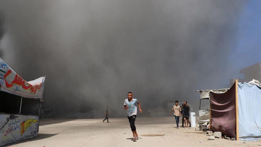 Asap mengepul setelah ledakan di Gaza, terlihat dari Israel, 14 September 2025. Asap mengepul setelah ledakan di Gaza, terlihat dari Israel, 14 September 2025. (REUTERS/Amir Cohen)