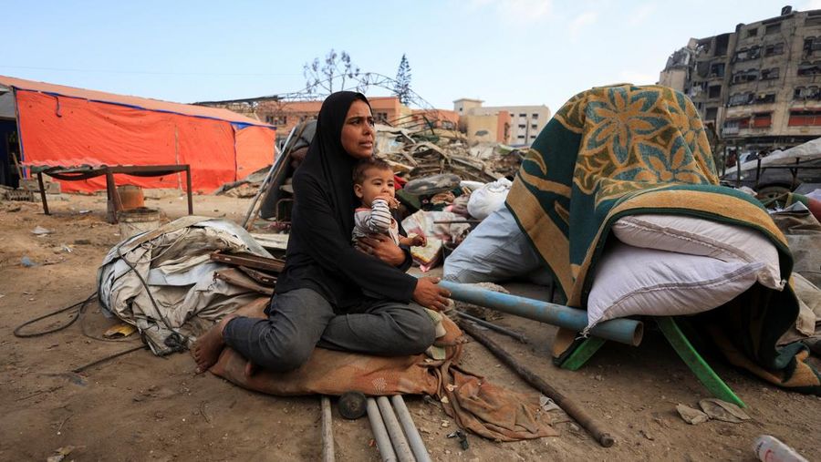 Asap mengepul setelah ledakan di Gaza, terlihat dari Israel, 14 September 2025. Asap mengepul setelah ledakan di Gaza, terlihat dari Israel, 14 September 2025. (REUTERS/Amir Cohen)