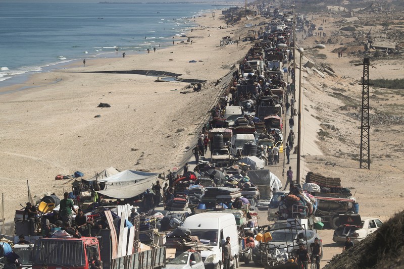 Asap mengepul setelah ledakan di Gaza, terlihat dari Israel, 14 September 2025. Asap mengepul setelah ledakan di Gaza, terlihat dari Israel, 14 September 2025. (REUTERS/Amir Cohen)