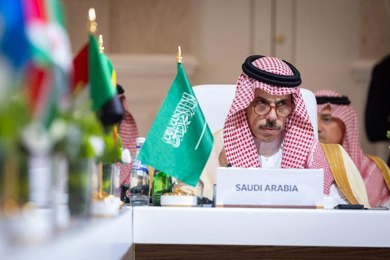 ISRAEL-PALESTINIANS/QATAR-SUMMIT View of the Sheraton Hotel, the venue of the emergency Arab-Islamic summit, for discussing the Israeli attack on Hamas on the Gulf country's soil, in Doha, Qatar, September 15, 2025. REUTERS/Ibraheem Abu Mustafa
