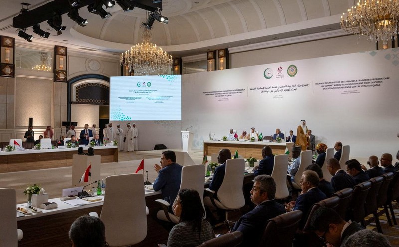 View of the Sheraton Hotel, the venue of the emergency Arab-Islamic summit, for discussing the Israeli attack on Hamas on the Gulf country's soil, in Doha, Qatar, September 15, 2025. REUTERS/Ibraheem Abu Mustafa