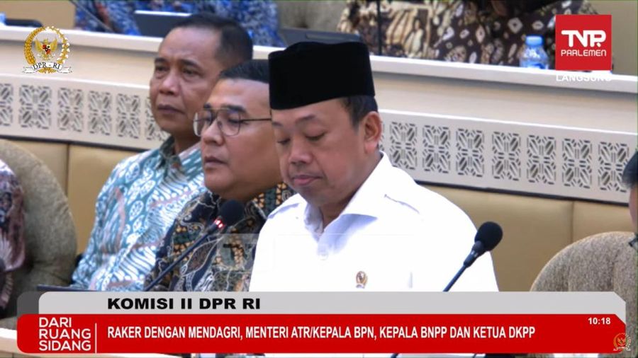 Komisi II DPR RI Rapat Kerja dan Rapat Dengar Pendapat dengan, Menteri Dalam Negeri RI, Menteri Agraria dan Tata Ruang/Kepala BPN RI, Kepala Badan Nasional Pengelola Perbatasan, Ketua Dewan Kehormatan Penyelenggara Pemilu Terkait Penyesuaian RKA K/L Tahun 2026 hasil pembahasan Badan Anggaran DPR RI, dan penetapan Pagu Alokasi Anggaran Tahun 2026. Senin, 15 September 2025. (Tangkapan Layar Youtube Komisi II DPR)